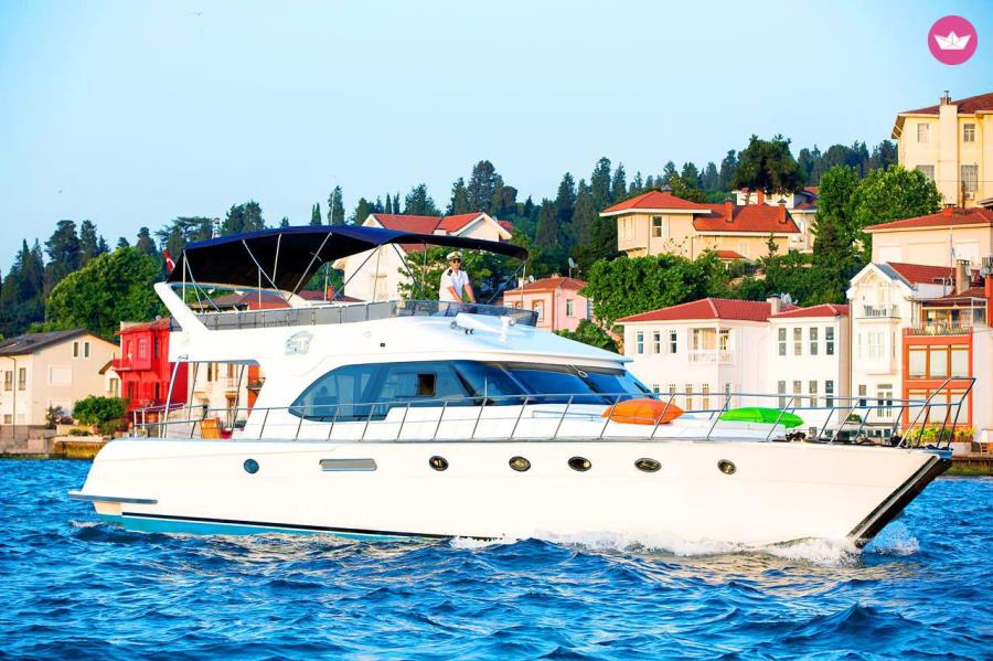 Private Bosphorus Cruise on Luxury Yacht